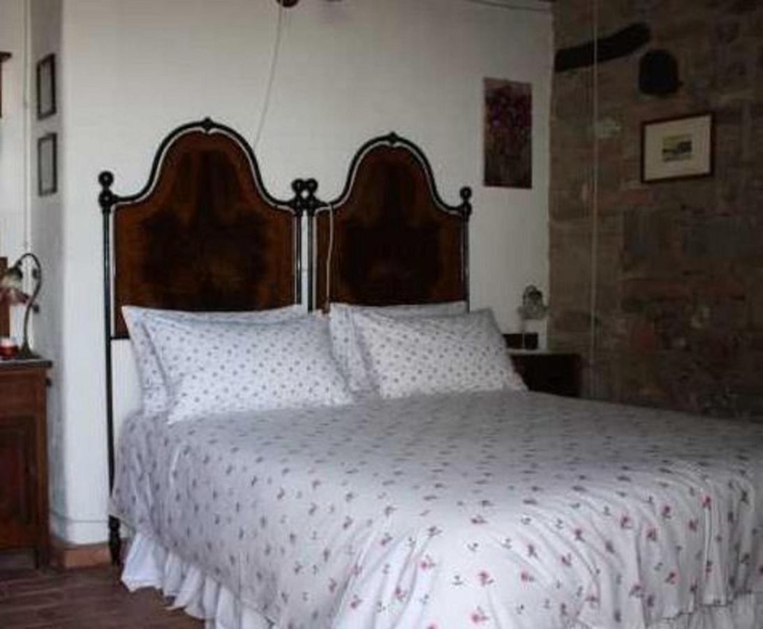 Cascina La Buca Guest House Castello di Serravalle Екстериор снимка