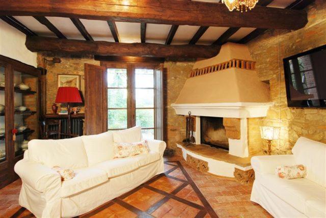 Cascina La Buca Guest House Castello di Serravalle Екстериор снимка
