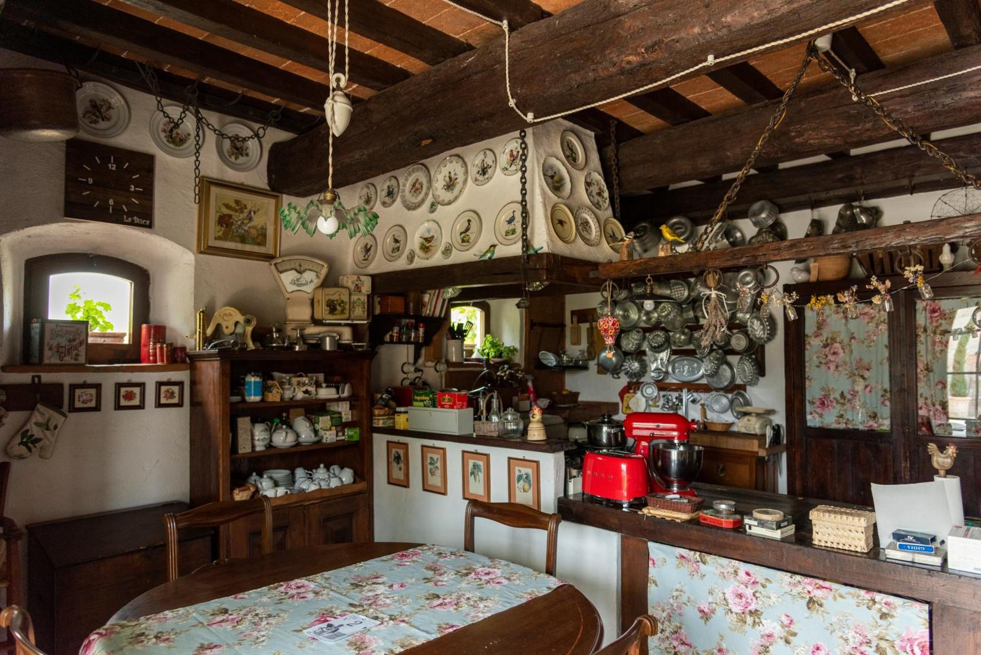 Cascina La Buca Guest House Castello di Serravalle Екстериор снимка